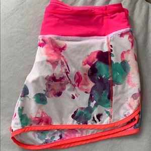 GUC Lululemon shorts size 6 RARE 🦄